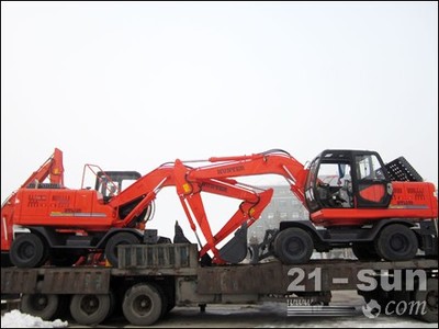 恒特重工出口阿爾及利亞新年首批挖機啟運--行業(yè)動態(tài)--中國工程機械商貿(mào)網(wǎng)